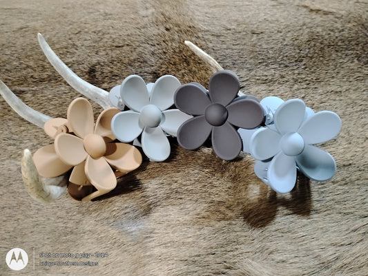 Daisy Hair Clips